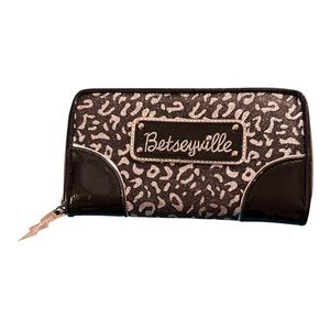 Betseyville Leopard glitter patent leather wallet